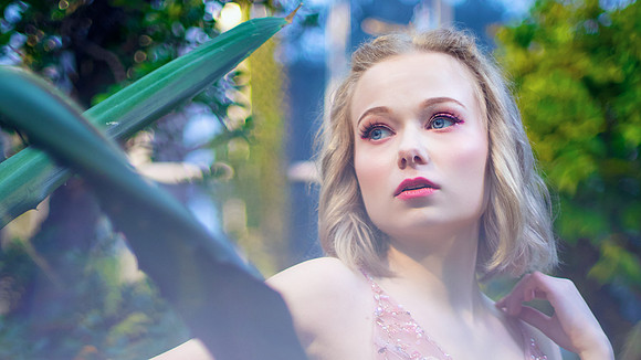 Model: Petra-Nea Pasanen (@petraaneaa), MUAH: Tia Kokljuschkin (@tiakokljuschkin)