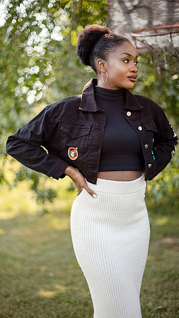 Model: (@madgagyei)